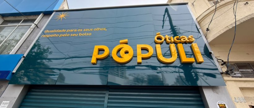 Fachada das Óticas Pópuli na Rua Nossa Senhora da Lapa, 492